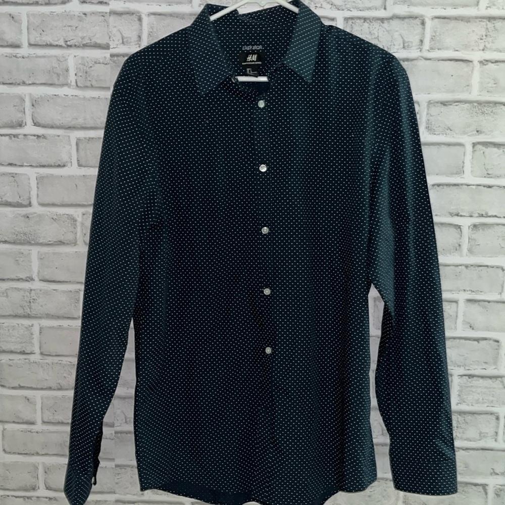 H&M easy iron slimfit men’s long sleeve dress shirt, large polkadot, black white